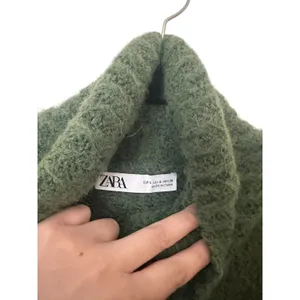 ZARA Stand‎ Collar Alpaca Blend Cropped Sweater Green Small thumbnail 5