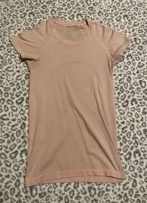 Lululemon Swiftly Tech Short Sleeve thumbnail 1