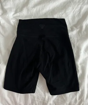 Aritzia 7” Biker Shorts thumbnail 3