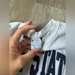 Champion VTG Reverse Weave PENN STATE Sweatshirt Crewneck Embroidered Gray Blue Size S M thumbnail 9