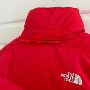 The North Face Women’s Bright Red Puffer Ski Coat thumbnail 7