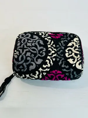 Vera Bradley Quilted Travel Cosmetic/Jewelry Bag in Canterberry Magenta Pattern thumbnail 11