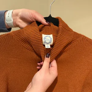 Francesca’s Orange Cropped Turtleneck Sweater NWT thumbnail 4