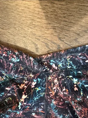 Lululemon Colorful Printed Leggings Size 6 - 25"- C1-131 thumbnail 3