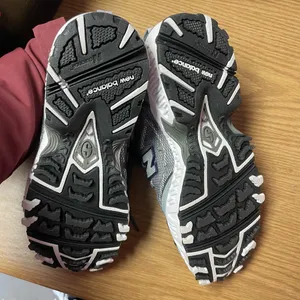New Balance Women’s Chunky Silver Sneakers New In Box - Vintage - Size 8 W804NV thumbnail 9