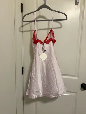 Satin and lace dress White thumbnail 2