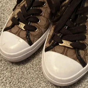 COACH Empire Sneakers Shoes‎ Size 7.5B thumbnail 5
