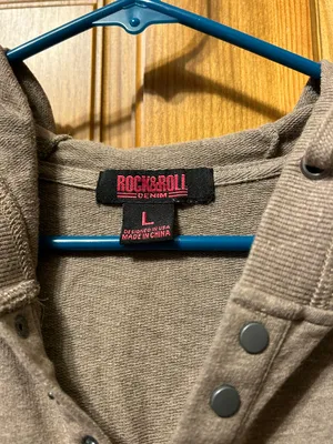 Women’s Hoodie Size L thumbnail 2