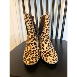 Sam Edelman leopard heeled boot cow hair size 6 thumbnail 3