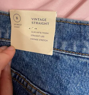 Universal Threads Distressed Jeans thumbnail 4