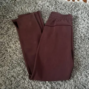 Lululemon Softstreme Split Hem Pants Size 6 Red Merlot thumbnail 2