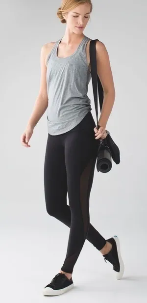 Lululemon‎ Make A Move Tight Size 4 thumbnail 1
