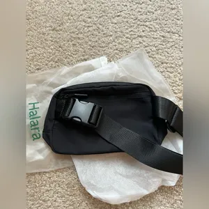 Halara Casual Waist Bag / Belt Bag thumbnail 5