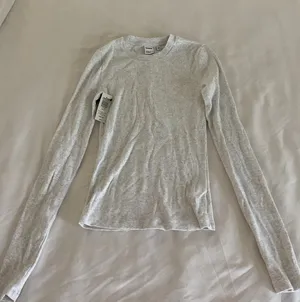 TNA Ribbed Aritzia Long Sleeve thumbnail 1