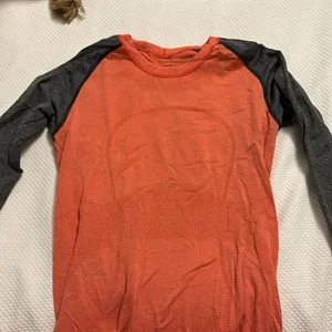 Lululemon long sleeve workout top thumbnail 1