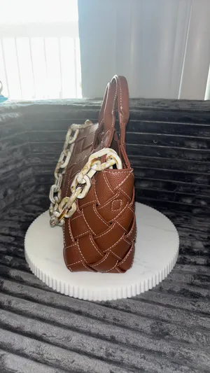 Brown Woven Faux Leather Handbag with Chunky Chain 👜 thumbnail 9