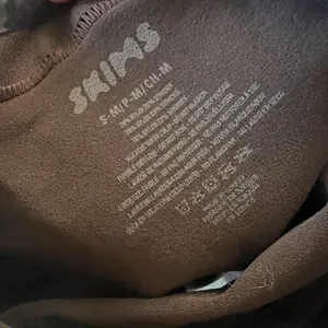 SKIMS Solution Short Exposed Shape wear in Cocoa Size‎ S-M thumbnail 4