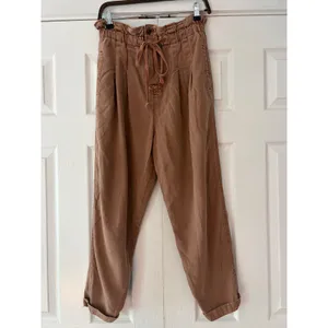 Free‎ People Brown Paperbag Waist Tapered Pleated Pants Small High Rise Cropped thumbnail 2