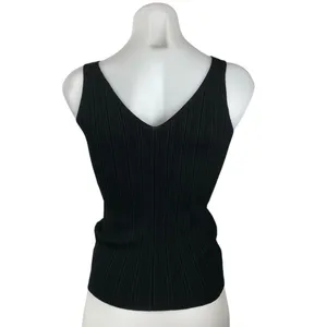 GAP Women's Black Sleeveless Ribbed Knit V-neck Slim Fit Crop Tank Top Size L thumbnail 3