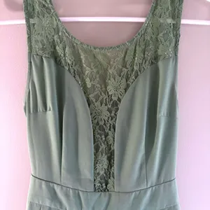 TCEC Sage‎ Green Lace Inset Bow Back Fit and Flare Pleated Mini Dress Medium thumbnail 3