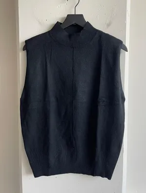 Elan Sleeveless Mock Neck Sweater in Black Size M thumbnail 2