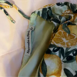 Abercrombie & Fitch Linen Blend Lemon V Neck Cropped Tank Top thumbnail 6