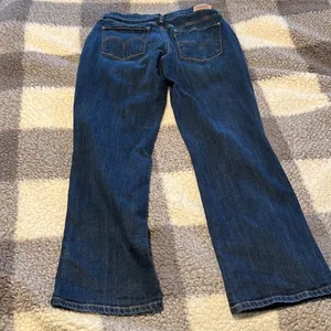 Levi’s Women’s 505 Straight Leg Jeans Dark Rinse Size 8 thumbnail 7