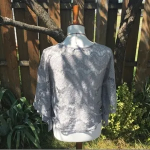 Womens Size S Gray Floral‎ Lace Batwing Blouse thumbnail 5