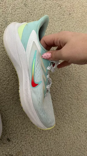 Nike Zoom Sneakers Women’s thumbnail 4