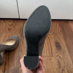 Jessica Simpson Bellemo Women’s Gray Suede Round Toe Block Heel Pumps Size 8.5 thumbnail 5