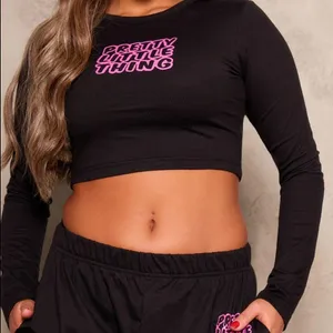 New Prettylittlething Black Branded Cotton Long Sleeve Croped Fitted Shirt thumbnail 2