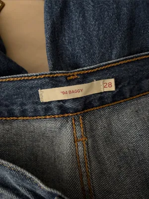 Women's Levi's '94 Baggy Jeans Size 28 thumbnail 3