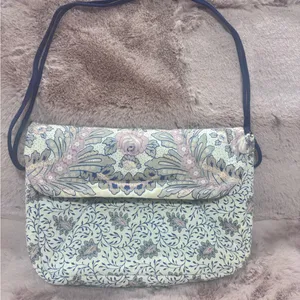 The Red Mill Collection by Karol Lynne – Quilted Floral Fabric Shoulder Bag thumbnail 4