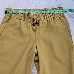 Lululemon On the Fly Crop Pants‎ *Woven 23" Vintage Gold Yellow Mustard Size 6 thumbnail 10