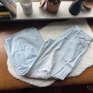 Forever 21 90s Fit Light Wash Distressed Wide Leg Jeans Size 30 Blue‎ Baggy thumbnail 3