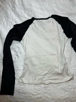 Brandy Melville John Galt Electric New York Circus Long Sleeve t-shirt thumbnail 5