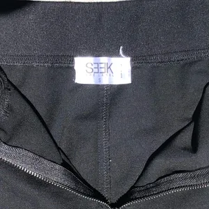 Mini Black Pencil Skirt! thumbnail 3