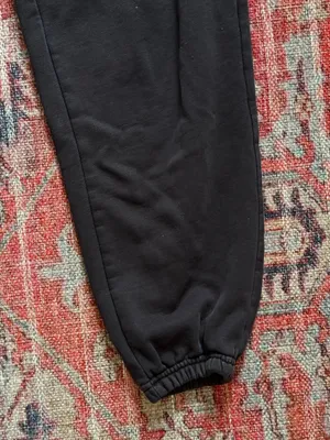 Old Navy Black Sweatpants Jogger thumbnail 3