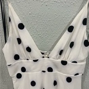 Women’s Large Polka Dot V-Neck Asymmetrical High-Low Dress - White/Black Summer thumbnail 3