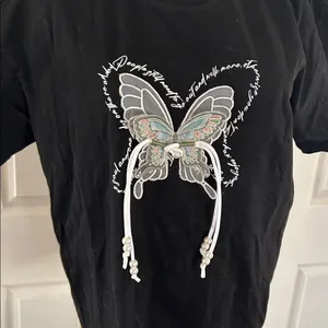 Aelfric Eden Butterfly embroidered Tee shirt with string Pearls, Black, XS, NWT thumbnail 6