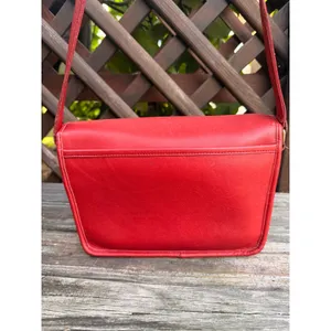 Vintage Coach Kent Bag Red Leather Crossbody Turnlock USA Made 1097-334 thumbnail 3