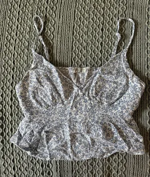 Crop Top  thumbnail 1