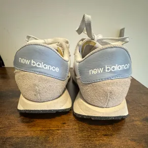 New Balance 237 Cream and Gray sneakers thumbnail 2