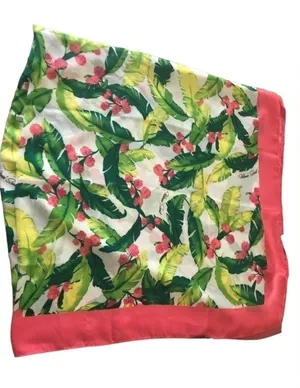 VS Victoria’s Secret Supermodel Essential Floral Square Scarf Pink Green 45X45 thumbnail 1