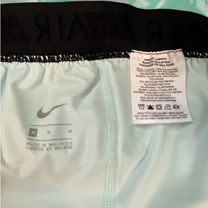 Nike Air 2-in-1 Athletic Running Shorts Lined Mint Green Womens Size Medium thumbnail 5