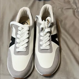 Elegant Women's Sneakers in White, Gray, and Black thumbnail 5