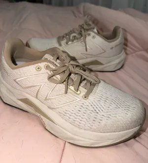 New balance thumbnail 1