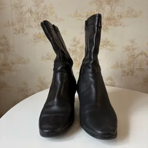 Vintage 90s y2k black leather square toe block heel zip buckle whimsigoth boots thumbnail 2