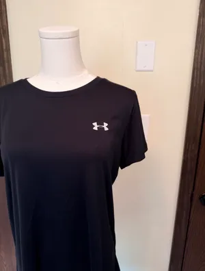 Under Armour heat gear black short sleeve loose fit top thumbnail 2