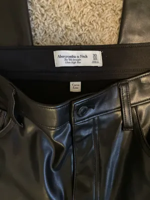 Abercrombie Curve Love 90s Straight Ultra High-Rise Leather Pants thumbnail 4